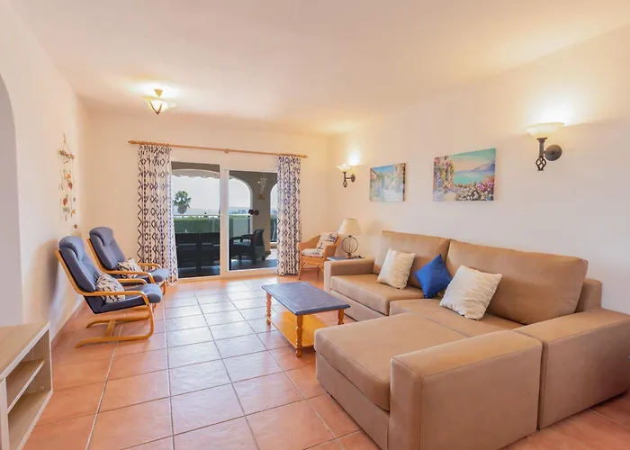 Villa Primrosa - Beautiful Sea Views *