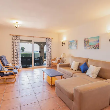 Villa Primrosa - Beautiful Sea Views *